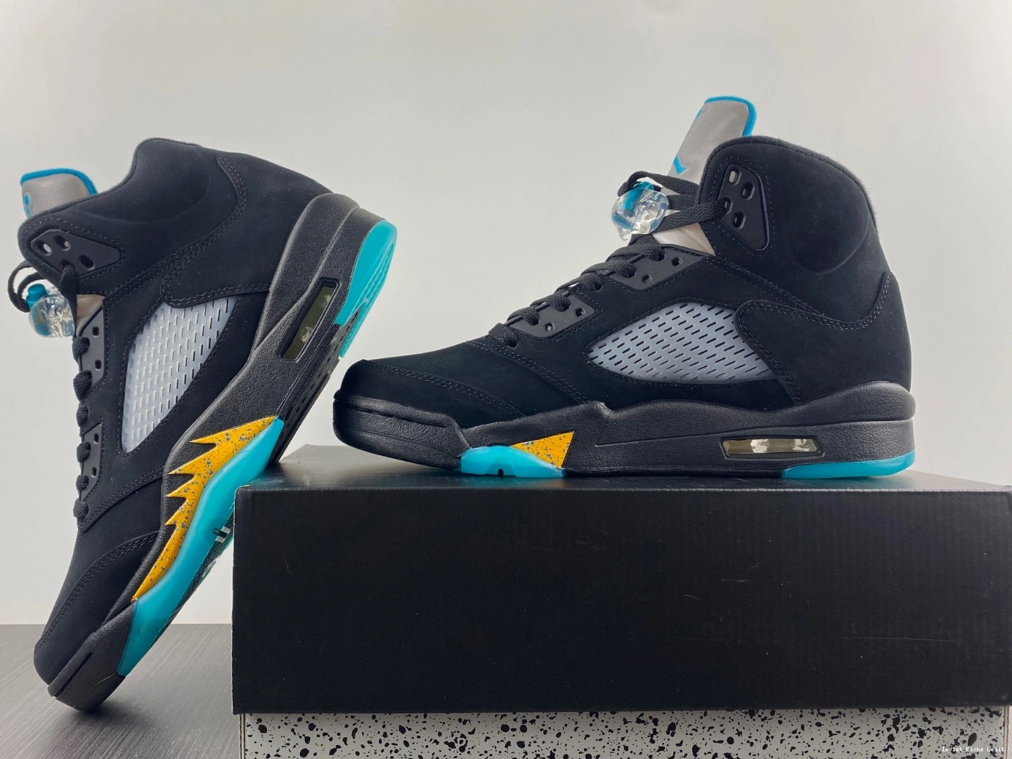 DD0587-047 Air 
